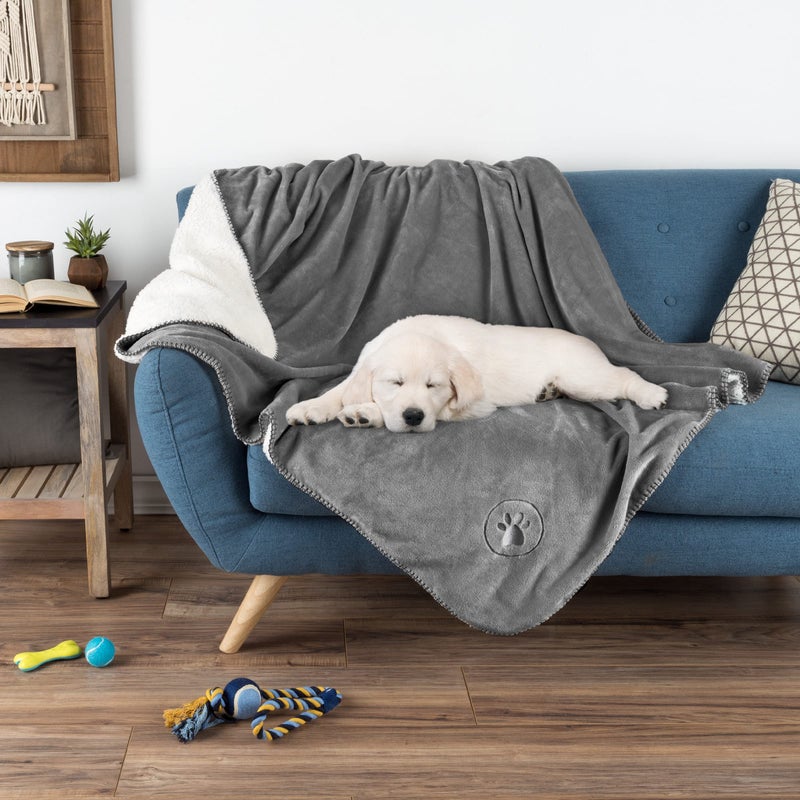 PETMAKER بطانية حيوانات أليفة مقاومة للماء - 50x60 بوصة رمي شيربا فليس قابلة للعكس تحمي الأرائك والسيارات والأسرة من الانسكابات والبقع والشعر بواسطة PETMAKER (رمادي) - Image 2